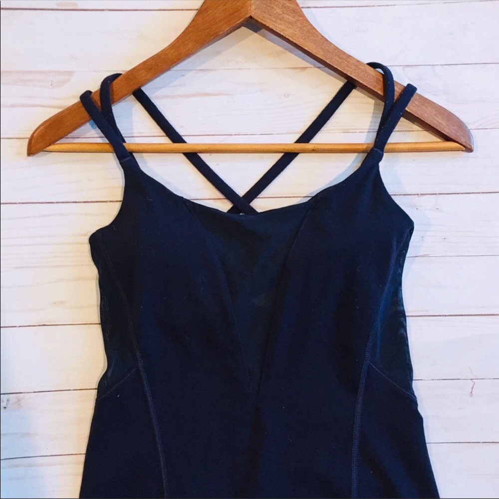 Lululemon tank - Picture 1 of 8